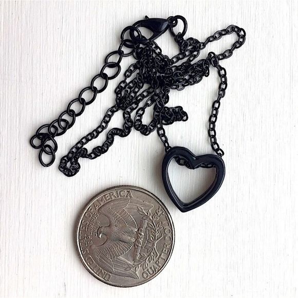 🖤Black Heart🖤 Delicate Choker NEW - Picture 2 of 2